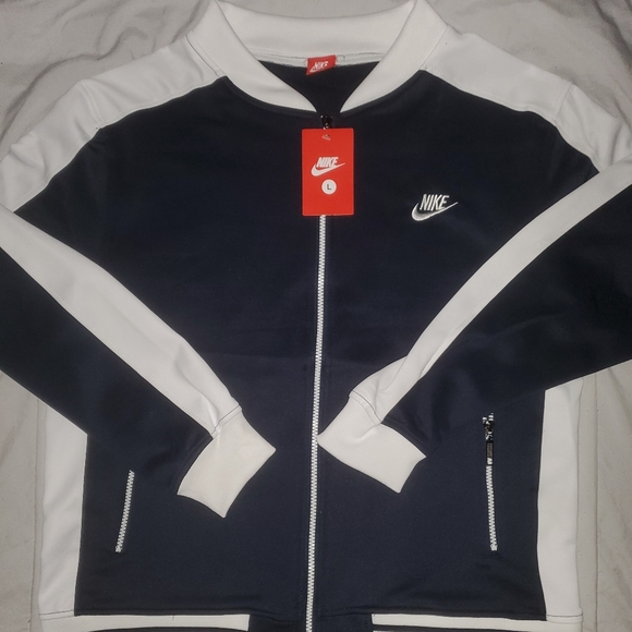 Nike Suit - Picture 1 of 4